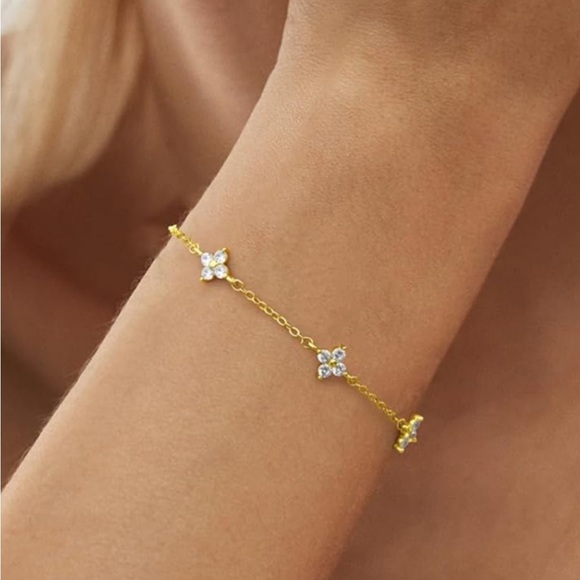 NEW Bracelet 4 Leaf clover Stainless Steel Zircon Hypoallergenic Adjustable - Picture 3 of 6